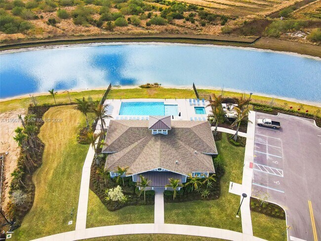 Building Photo - 13461 SW Bally Dr