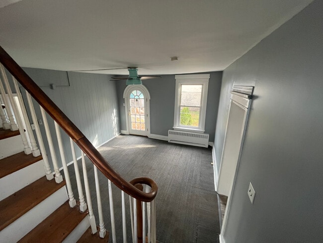 Building Photo - 544 King St