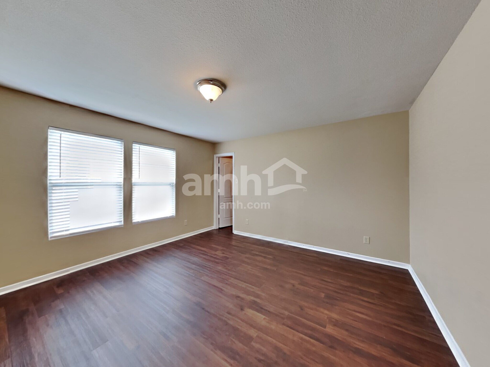 Building Photo - 10522 McClain Dr