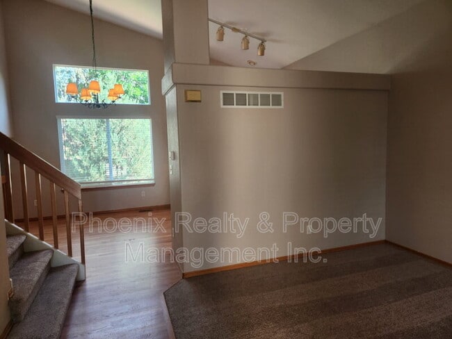Building Photo - 1306 Lambert Cir