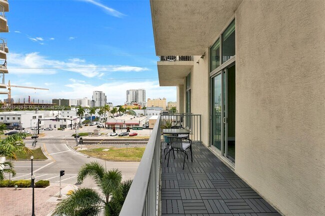 Building Photo - 2100 Van Buren St