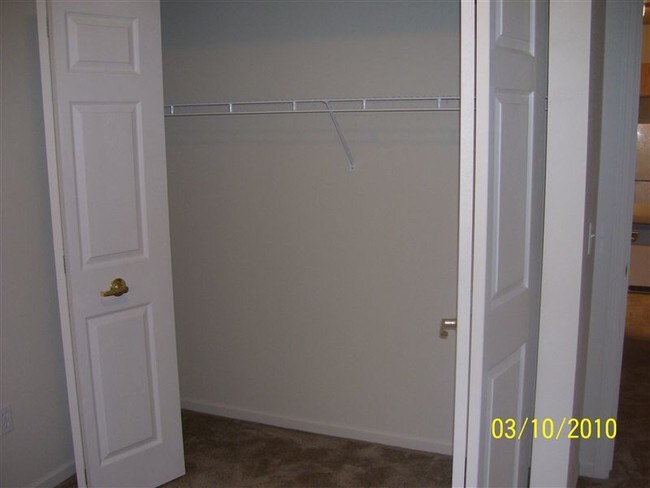 Building Photo - 15292 Hawks Ridge Dr