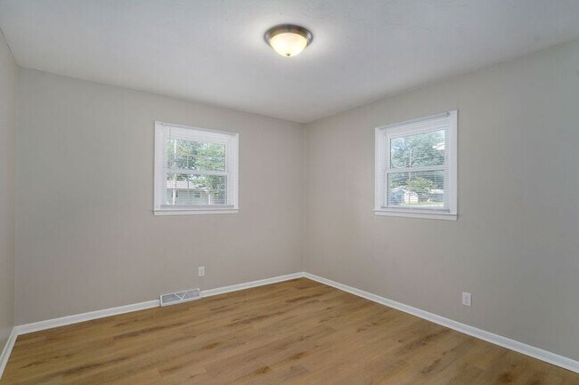 Building Photo - 3318 W Dorber Dr