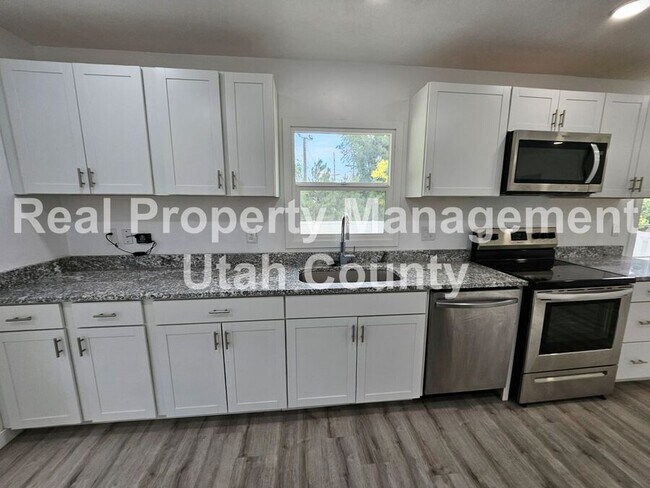 Building Photo - 152 W 100 S