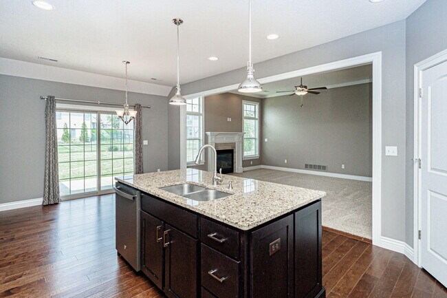 Building Photo - 6401 Cobble Creek Dr