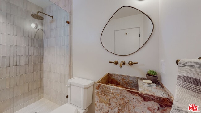 Building Photo - 4865 Wicopee Ave