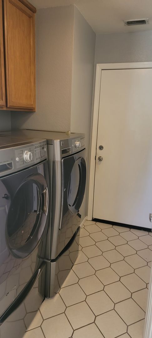 Building Photo - MOVE IN SPECIAL $500 OFF 2ND MONTH - 3 bedroom 2 bath Home in Antelope