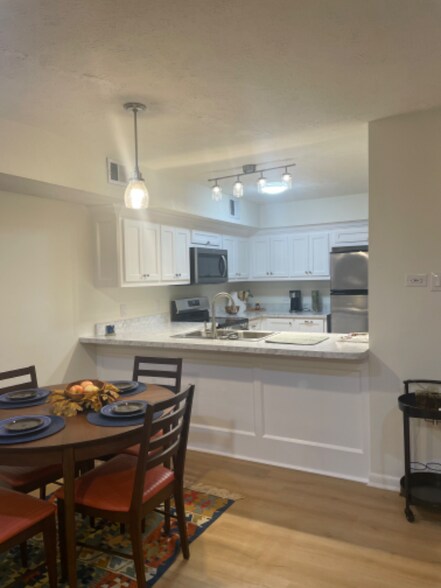 Building Photo - 365 W Illinois Ave