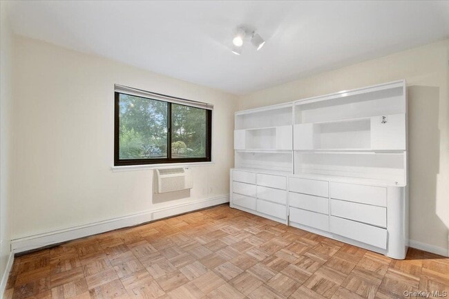 Building Photo - 356 Central Park Ave