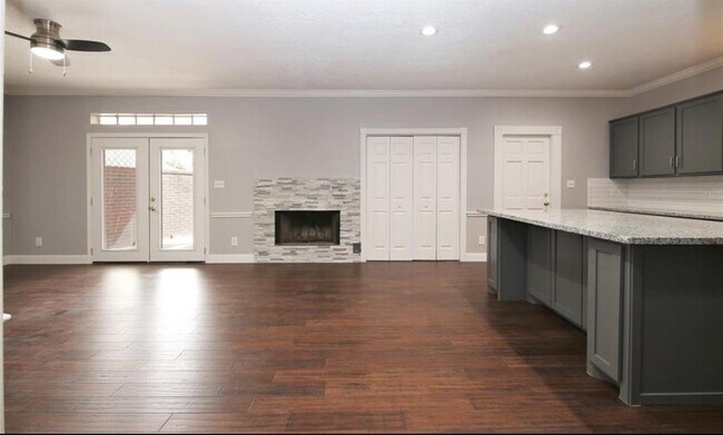 Building Photo - 14326 Cashel Wood Dr
