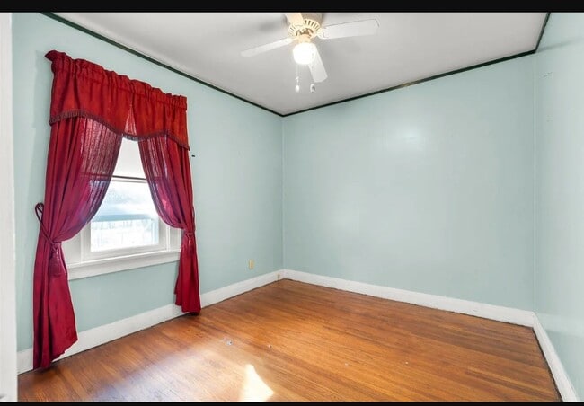 Building Photo - 2 Bedroom 1 Bathroom House, 1/2 OFF FIRST MONTHS RENT!!!