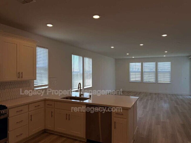 Building Photo - 8332 Taylormade Wy