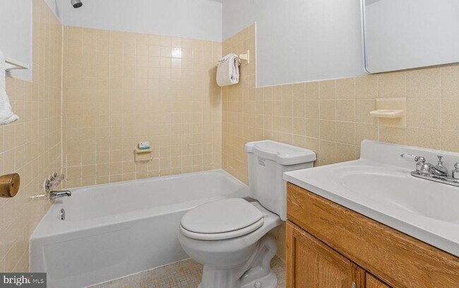 Building Photo - 5250 Valley Forge Dr