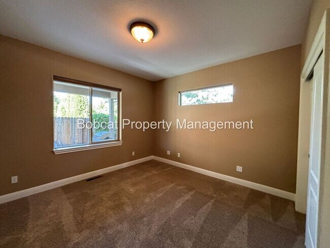 Building Photo - 1360 Turner Ct