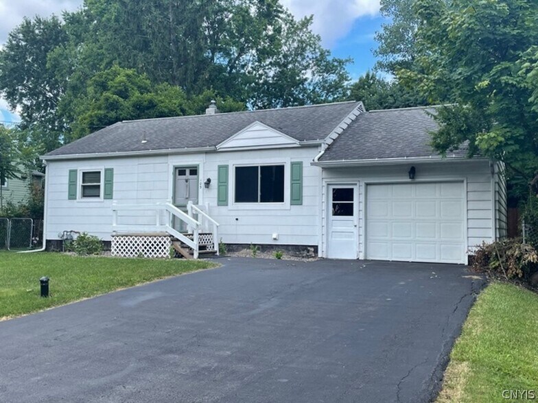 Front Exterior - 109 Lansdale Rd