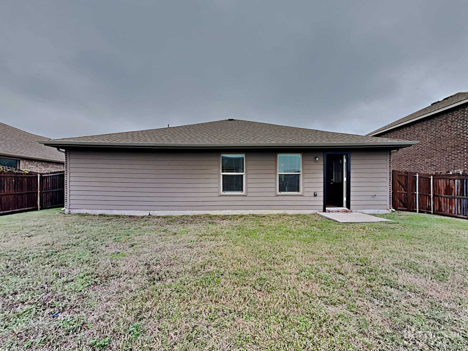 Building Photo - 336 Carlyle St