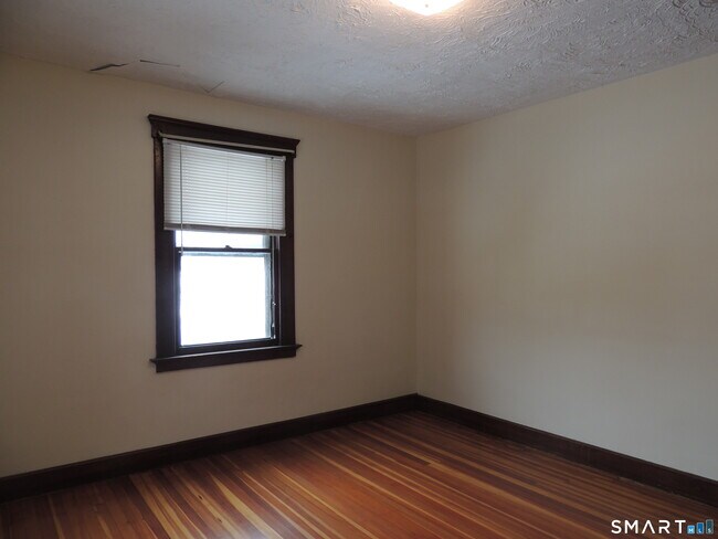 Building Photo - 127 Hosley Ave