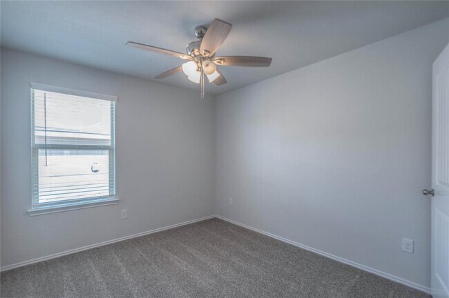 Building Photo - 204 Rockbridge Dr