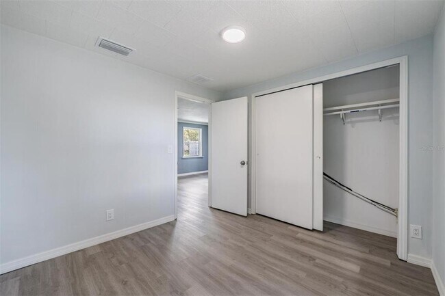 Building Photo - 636 Stremma Rd