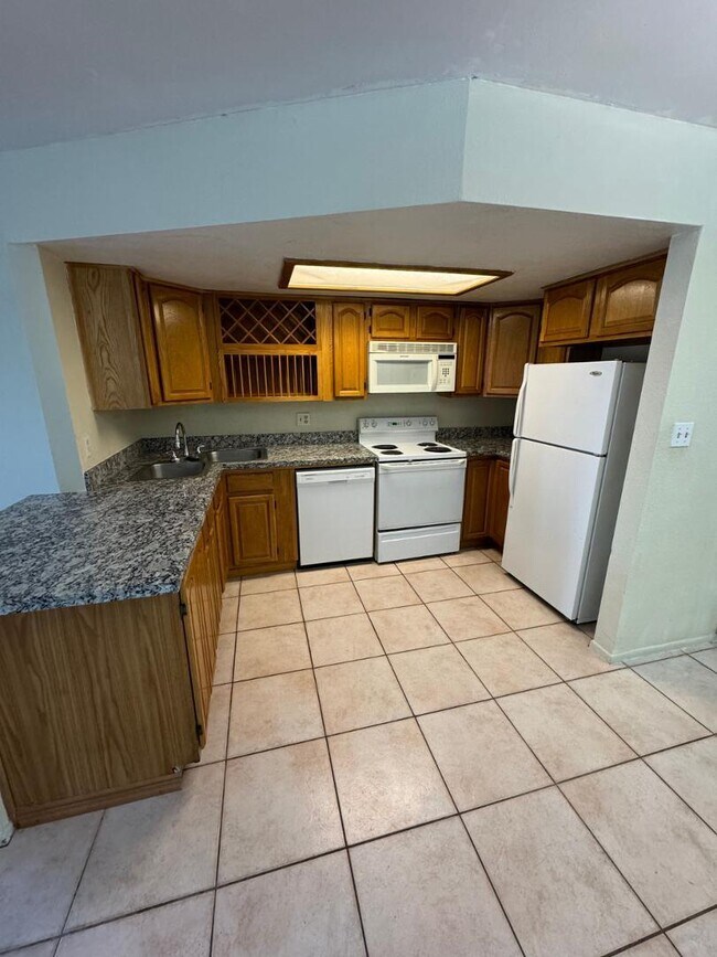 Building Photo - 16402 N 31st St