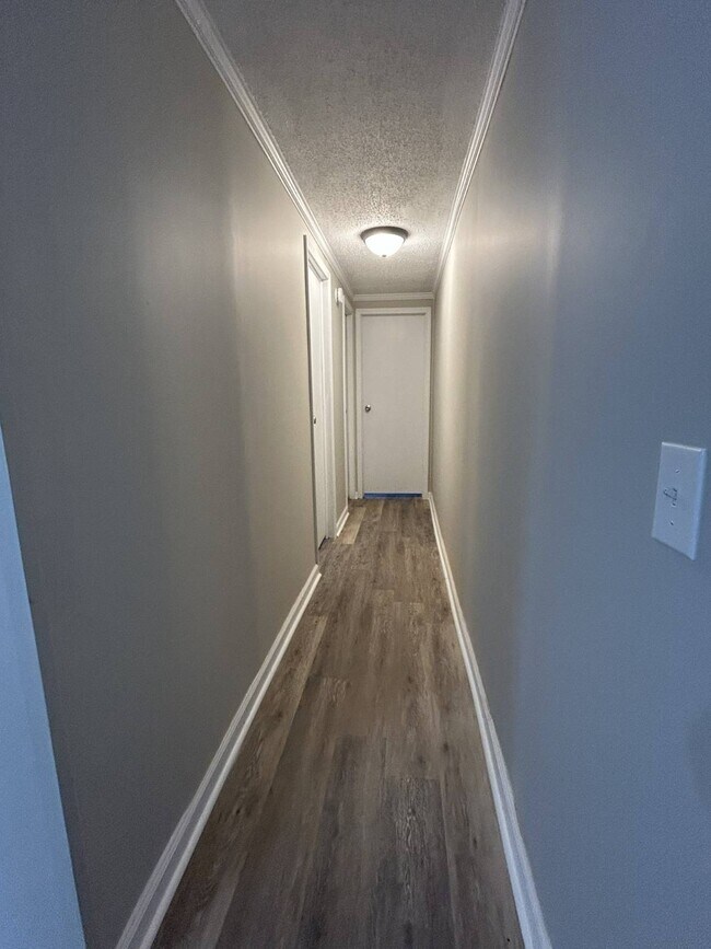 Building Photo - 38 White Oak Village