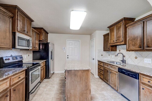 Building Photo - 2405 Coy Dr