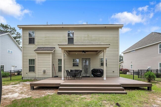 Building Photo - 852 Micahs Way N