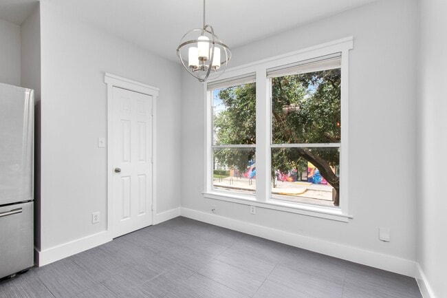 Building Photo - 1213 Nagle St