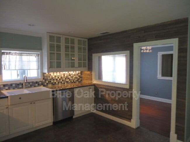 Building Photo - 1705 Arcadian Ave