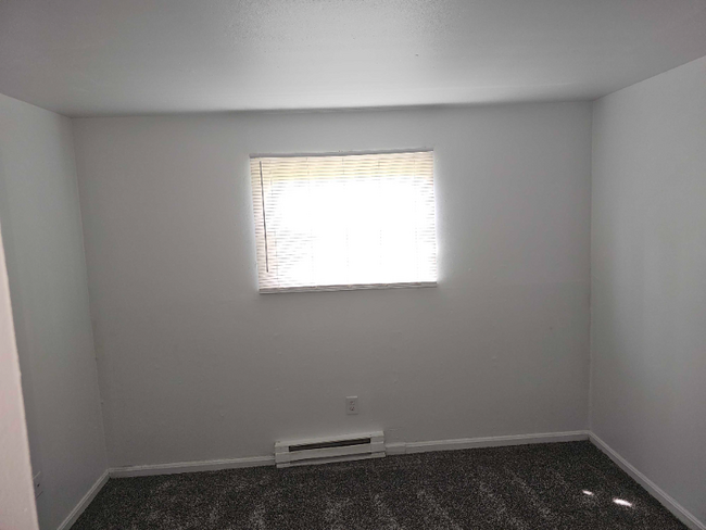 Building Photo - 5856 Highview Dr