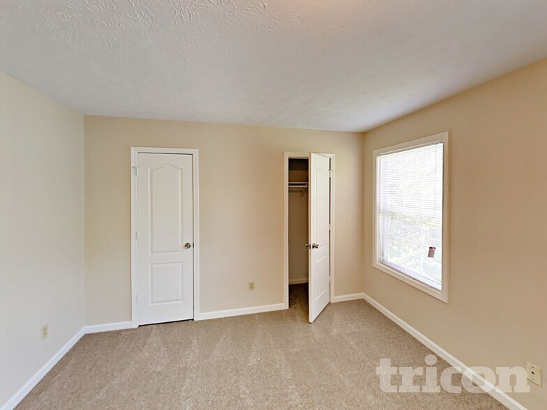 Building Photo - 3270 Summit Pl Dr