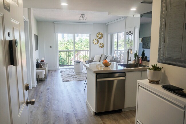 Building Photo - 1918 Brickell Ave