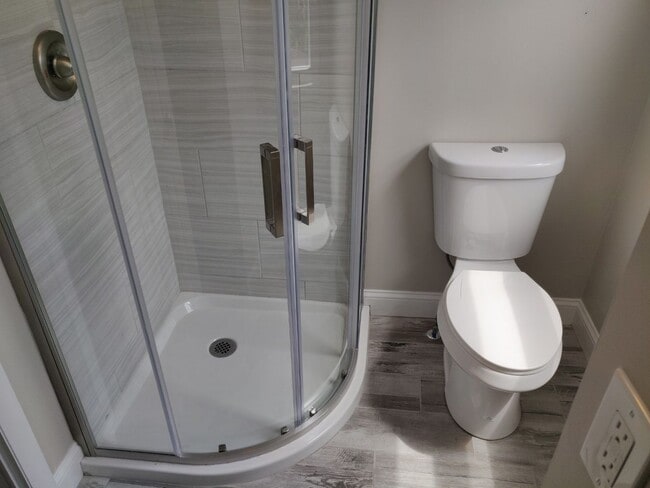 Building Photo - 5 Bedroom Home for Rent in Sixteen Acres