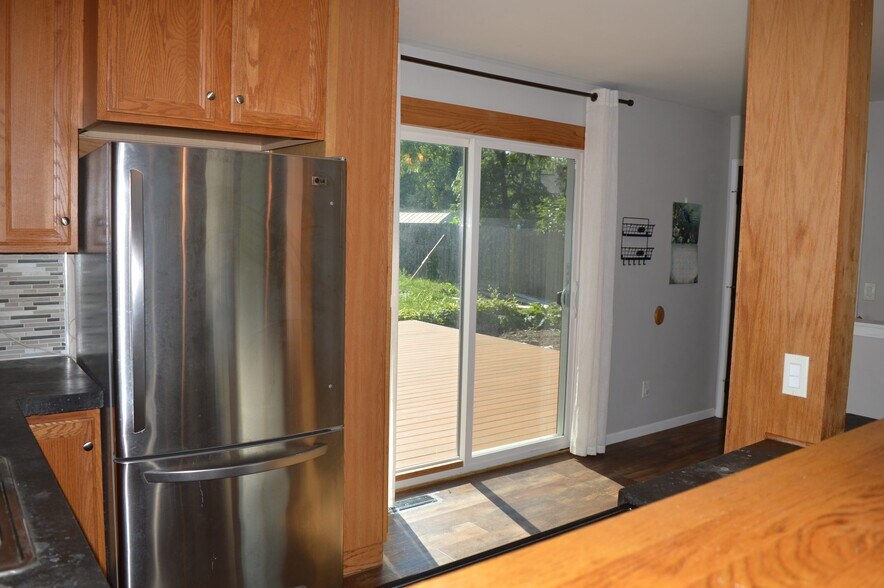 Building Photo - 2543 Chesapeake Dr
