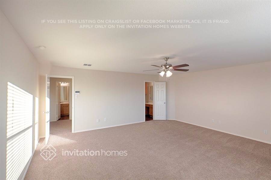Building Photo - 2804 Mesa Valley Dr