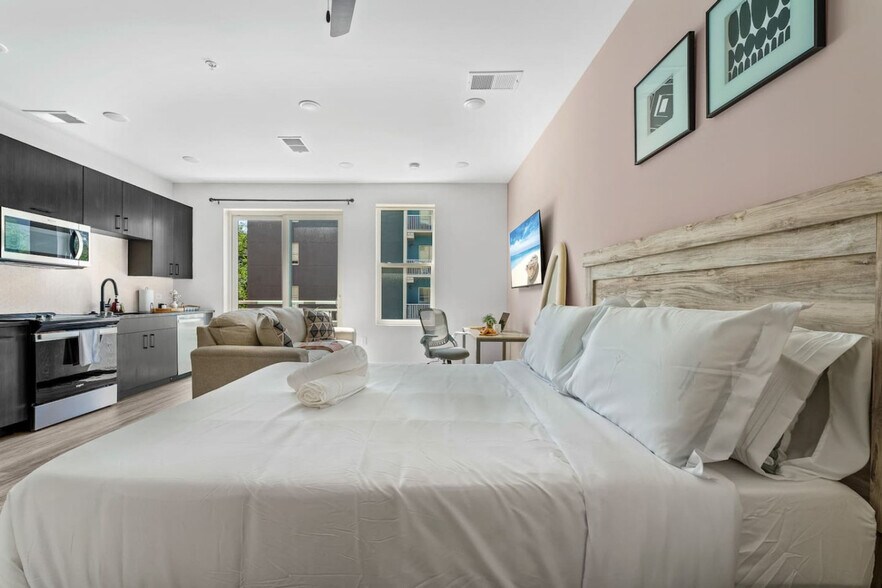 Building Photo - 617 N 12th St