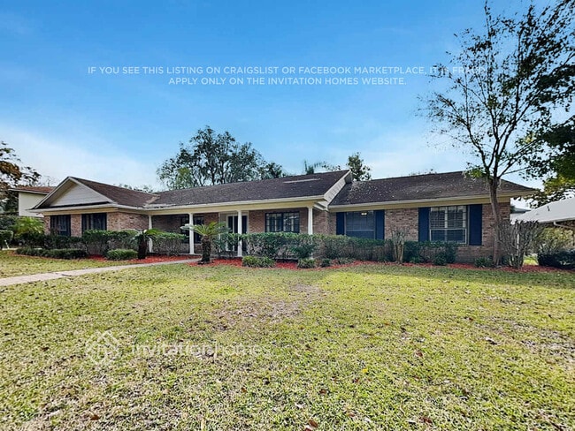 Building Photo - 622 S Sweetwater Blvd