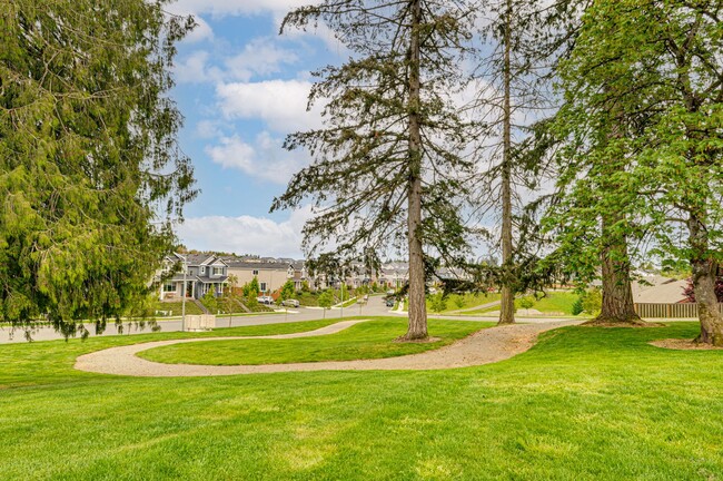 Building Photo - Beautiful Three Bedroom in Taverner Ridge!