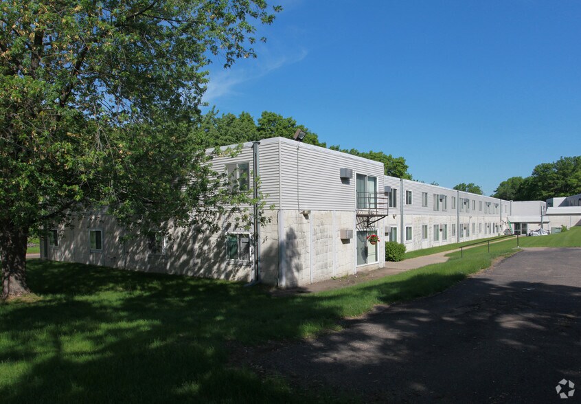 Riverview Apartments 77 Coulee Rd Hudson WI 54016 Apartment Finder