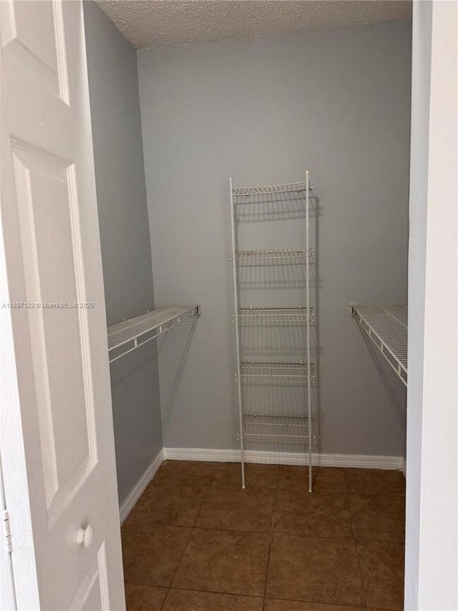 Building Photo - 2401 W Preserve Way