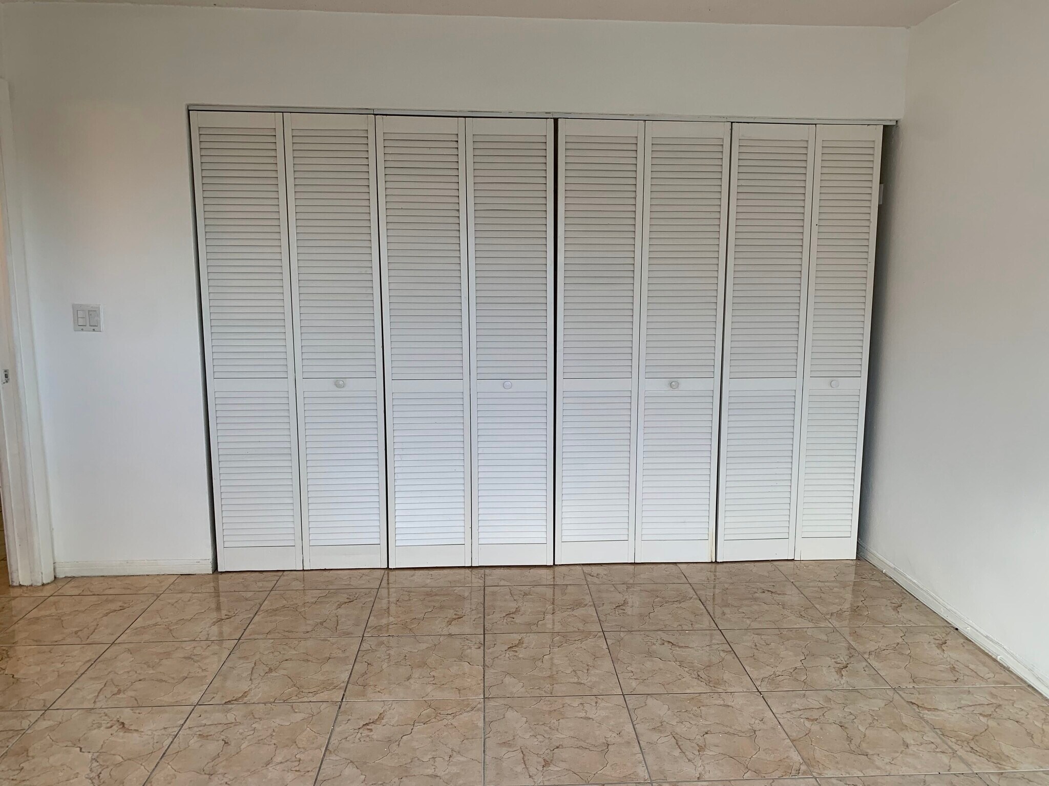 Building Photo - 180 NE 12th Ave