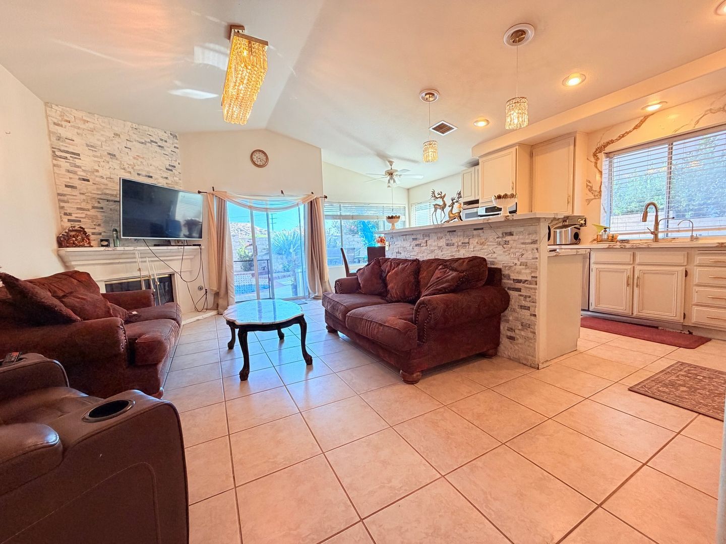 Building Photo - 20350 Calhaven Dr