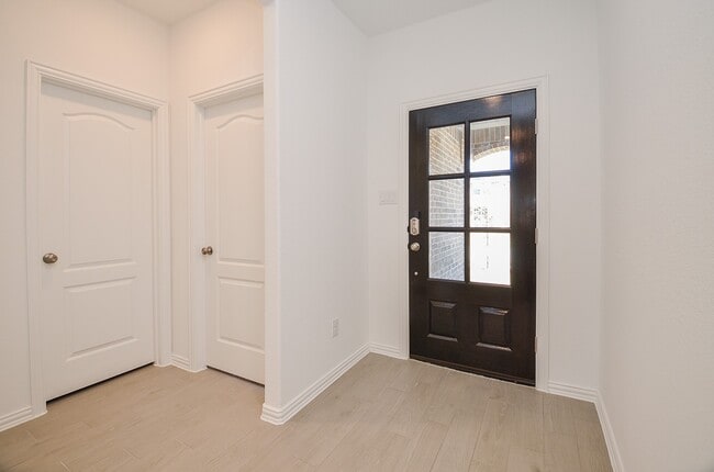 Building Photo - 7930 Royal Palm Dr