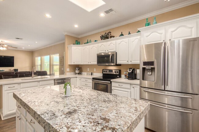 Building Photo - Beautiful 4 Bedroom Home on 1.25 ACRES in QUEEN CREEK!