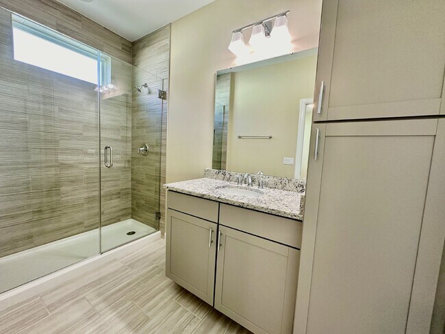 Building Photo - Gorgeous Home with a Private Pool Ready to...
