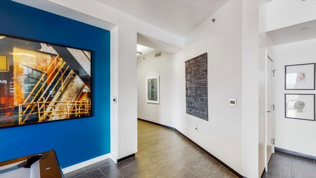 Building Photo - 3,400 SQFT CONDO IN DOWNTOWN CHAMPAIGN W/ ...