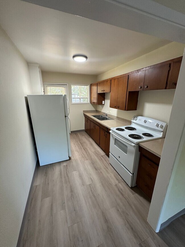 Building Photo - (474) 15th Street Apartments - 2 Bedroom /...