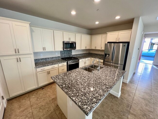 Building Photo - Lovely East Garrison 3 bedroom 2.5 bathroo...
