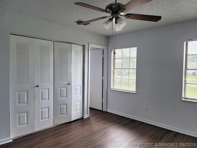 Building Photo - 311 SW Virden Ct