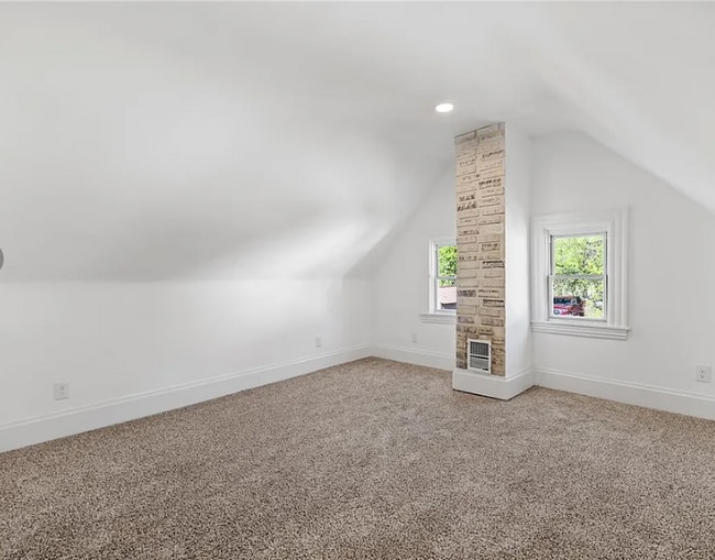 Building Photo - 23 Craighead St